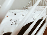 שמיכה עם מילוי לעריסה/עגלה בצבע לבן עם הדפס יער - NDOTO TEXTILE