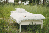 סט מצעים למיטת תינוק בצבע לבן הדפס היער הסודי, ללא ציפית - NDOTO TEXTILE